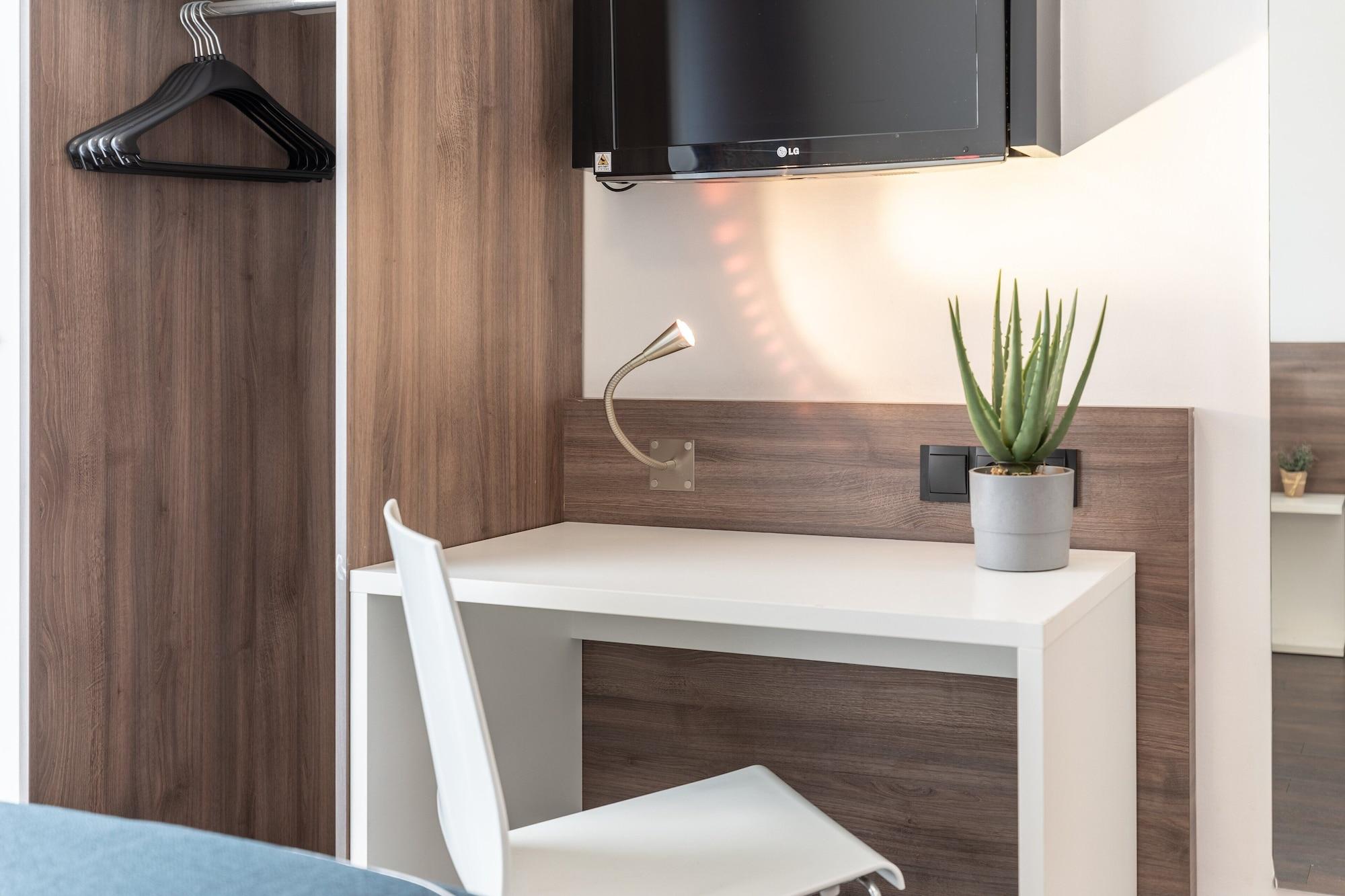 Hotel Novum Continental Frankfurt 3*